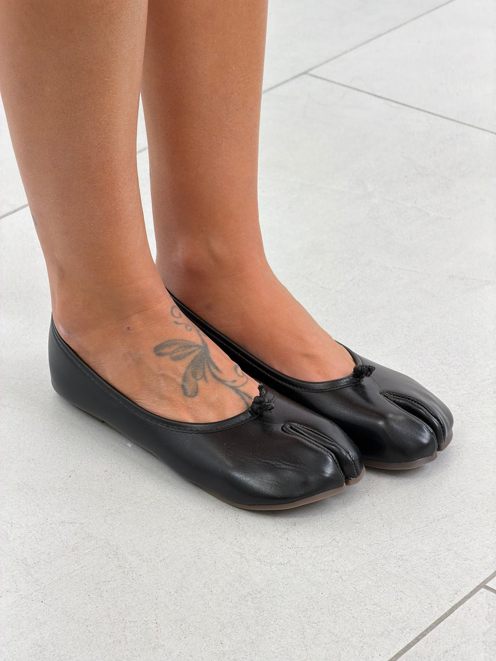 Ballerina Icon Black 211