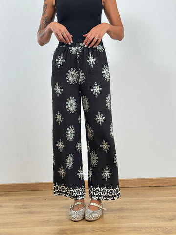 PANTALACCIO RICAMI NERO 19256